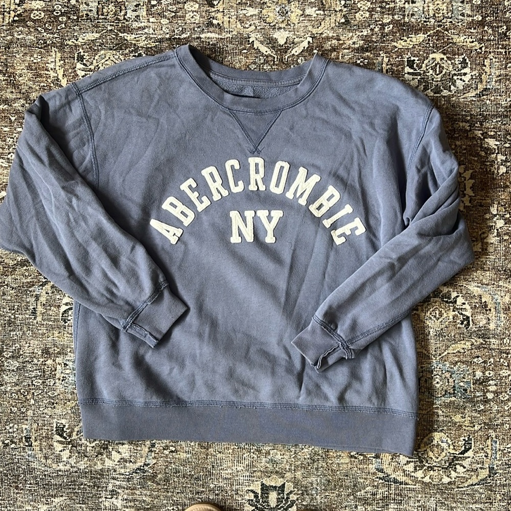 Abercrombie and fitch crewneck